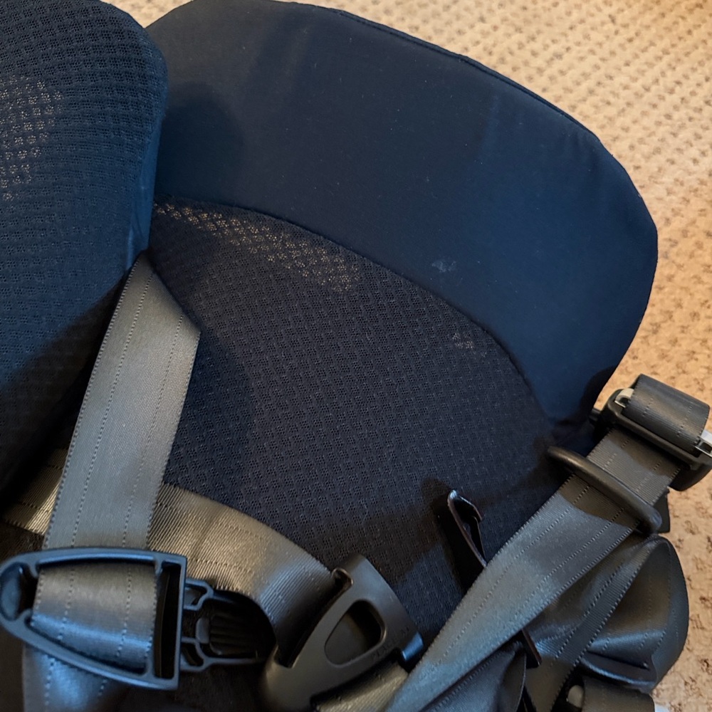 Wayb pico travel car seat - Picture 3 of 13